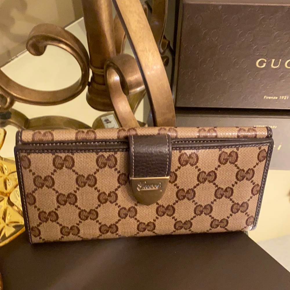 Authentic- GUCCI Crystal Coated Wallet